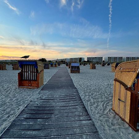 Quartier Suedstrand - Ferienwohnung Mit Meerblick Фехмарн Екстериор снимка