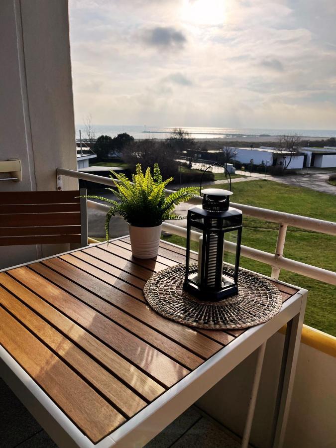 Quartier Suedstrand - Ferienwohnung Mit Meerblick Фехмарн Екстериор снимка